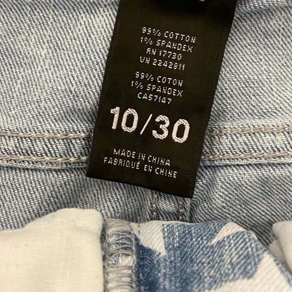 Star print high waisted jean shorts with ripped fringe him - Picture 3 of 3